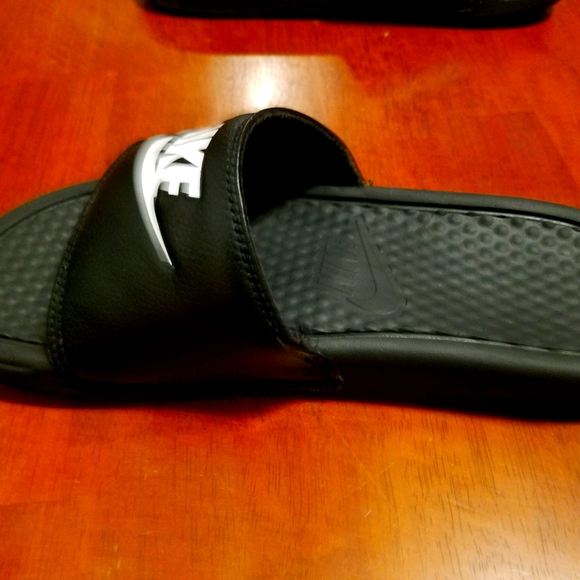 Nike slides - Picture 6 of 9